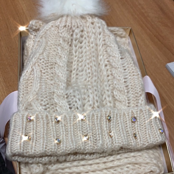 Genuine BCBG Hat & Scarf w/ Swarovski AB Crystals. - Picture 2 of 8